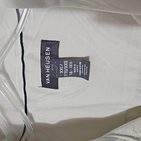 Van Heusen button down casual shirt. XXL - Picture 4 of 9